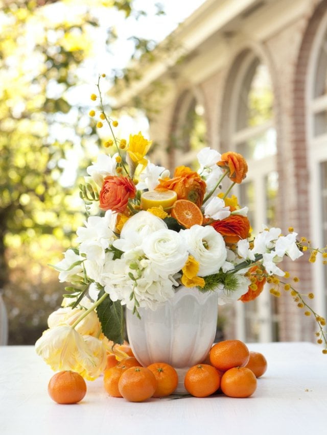 Zitronen Früchte Blumen Orangen Vase weiß Keramik Rosen Tisch