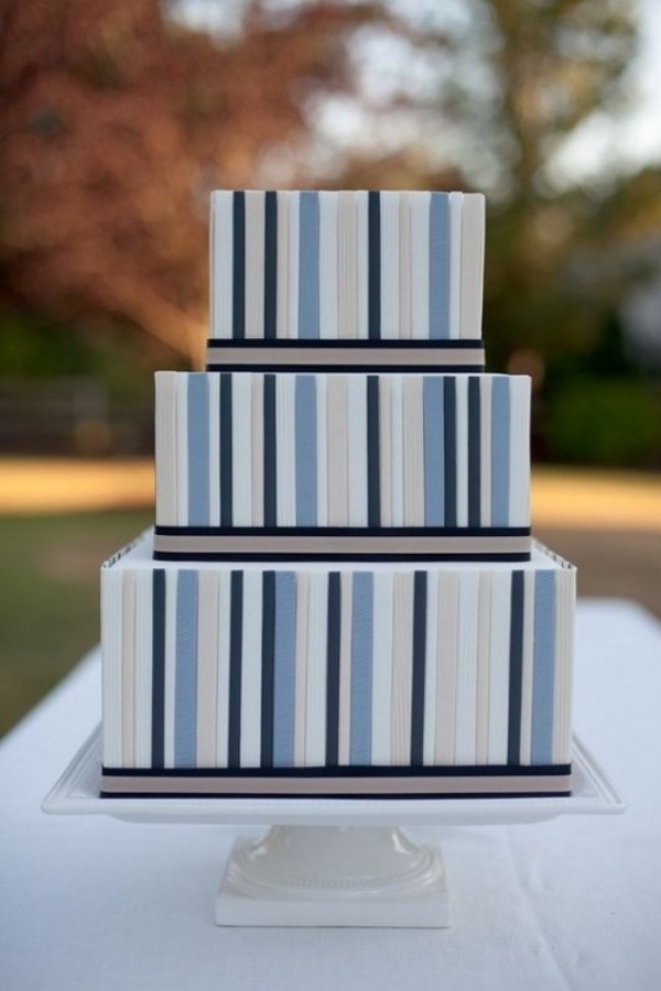 Torte- Hochzeit-ungewöhnlich- geometrische -gerade- Linien