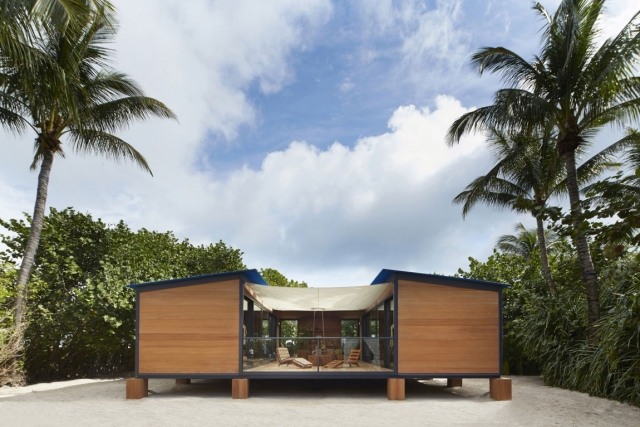 Holzhaus design retro stil auf Säulen-am Strand-gebaut öko-ferienhaus
