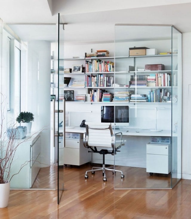 Home-Office Bürostuhl modern Bücherregale Raumtrennwand 