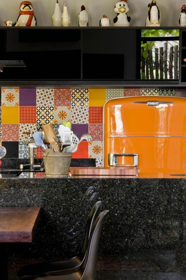 design Küchenzeile-Küchenrückwand Fliesen-muster Farbenfroh