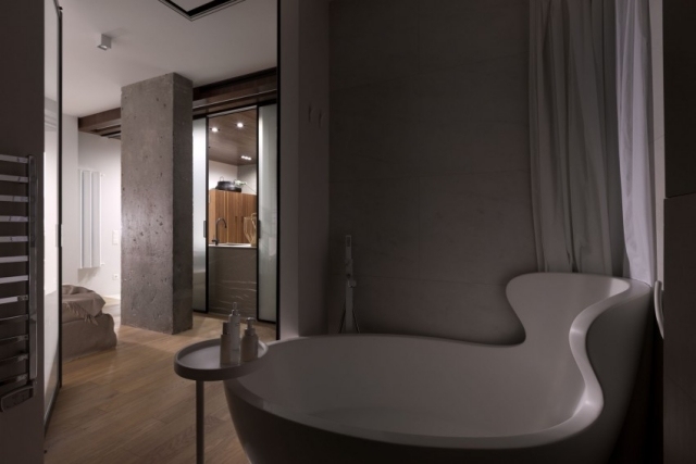 Kenzo-Stil-Wohnungsrenovierung-Badezimmer-Designer-Wanne-mit-Rückenlehne