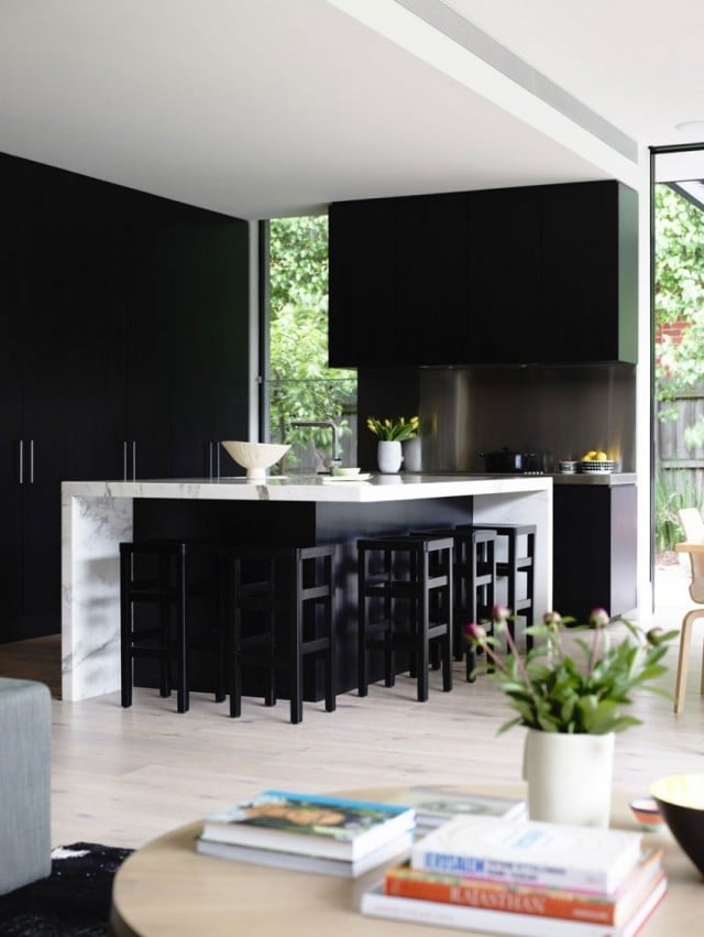 Küche Schwarz-modular Theke-Kochinsel marmor küchenraum gestaltung ideen