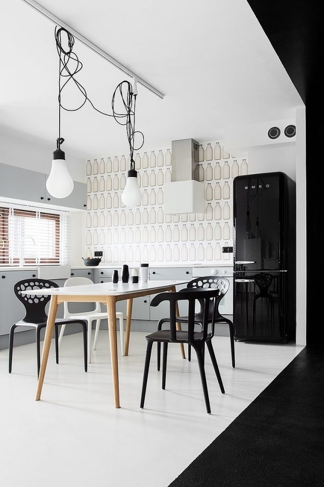 Schwarz Kühlschrank Hochglanz-Front Ideen-Essbereich Stühle-Tapeten mit Mustern