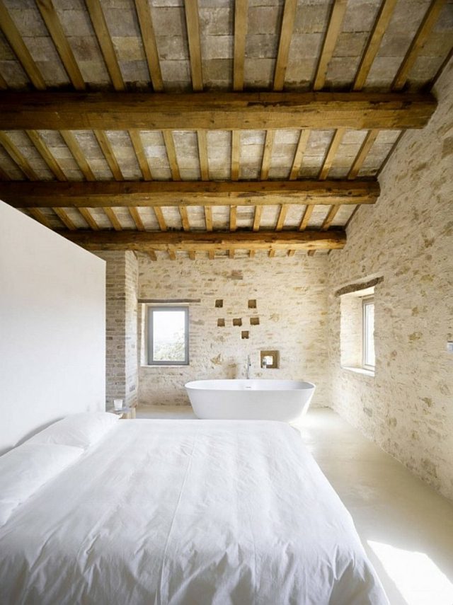  Holz Balken Badewanne im Schlafzimmer Einrichtungsideen