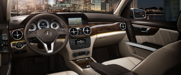 Mercedes Benz GLK 2016 Innen Antrieb
