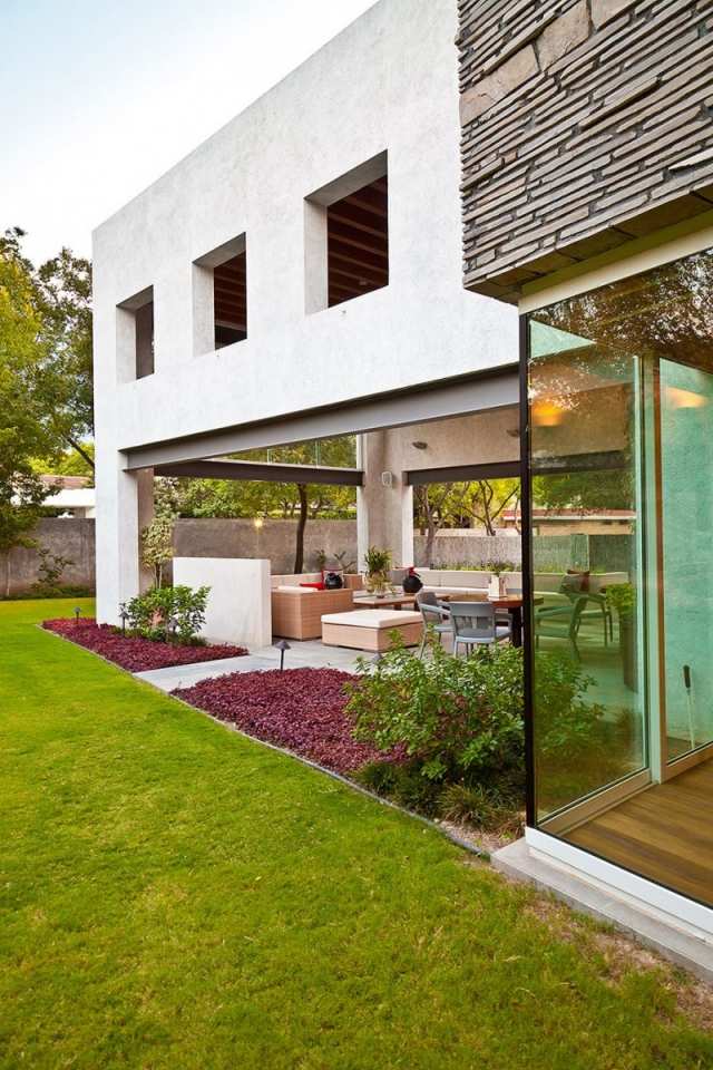 Moderne Villa Glasfront Eingerichtet-Patio Rasenfläche Landschaft-Gestaltung