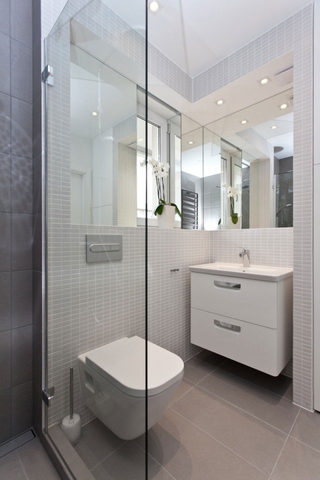 Mosaikfliesen verlegen Bad Waschbeckenschrank Duschkabine getrennt glaswand
