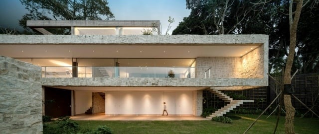 Puristisches-Architektenhaus-geometrisch-klare-Formen-Rio-de-Janeiro