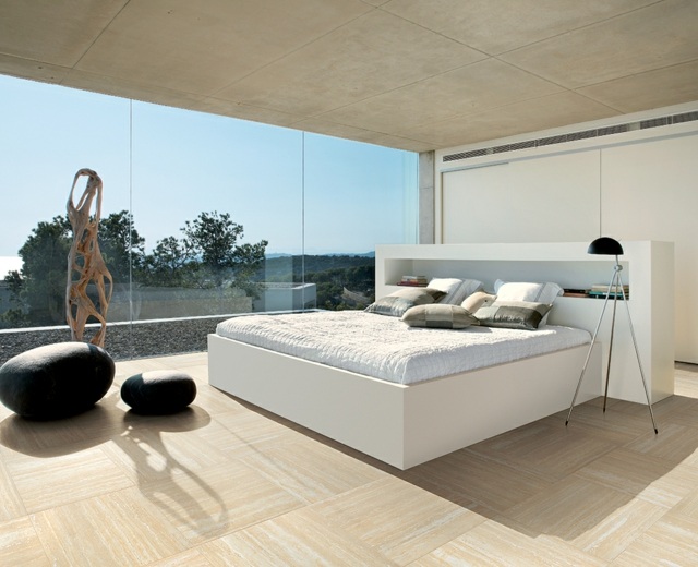 Schlafzimmer einrichten Glas Fronten Doppelbett weiße Farbe