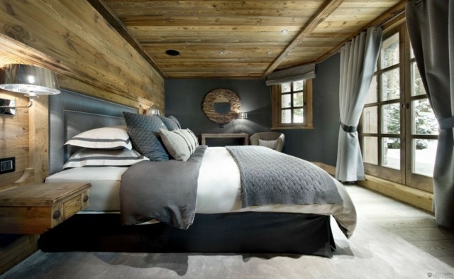 Vorhänge Bettdecke neutrale Wandfarbe Holz Wand