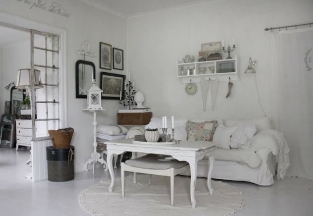 Wohnzimmer einrichten alte Möbel neu weiß streichen Bilder Spiegel Wand