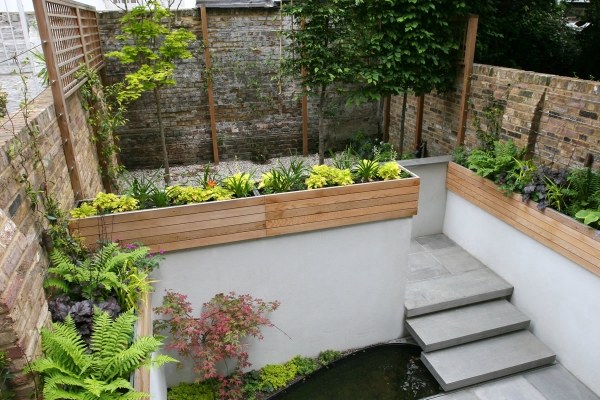 Kleiner- Garten- gestalten- Beton- Teich