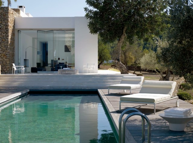 Liegesessel Designer Möbel Italien Gartenhaus modern Beton Glas
