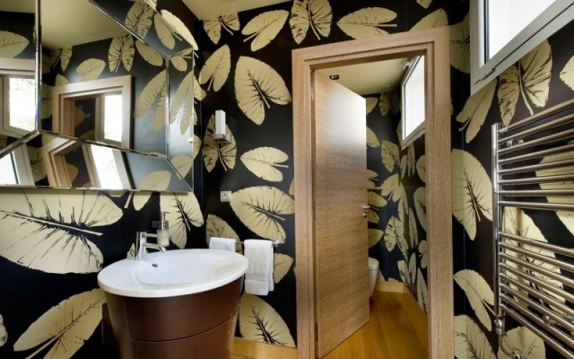 Wandtapeten für badezimmer florale muster-waschbeckentisch mit säule