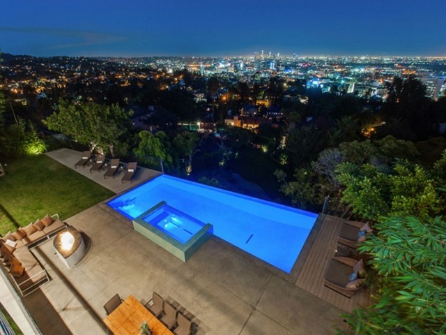 Los Angeles Terrasse Pool Kamin Beleuchtung Abend LED