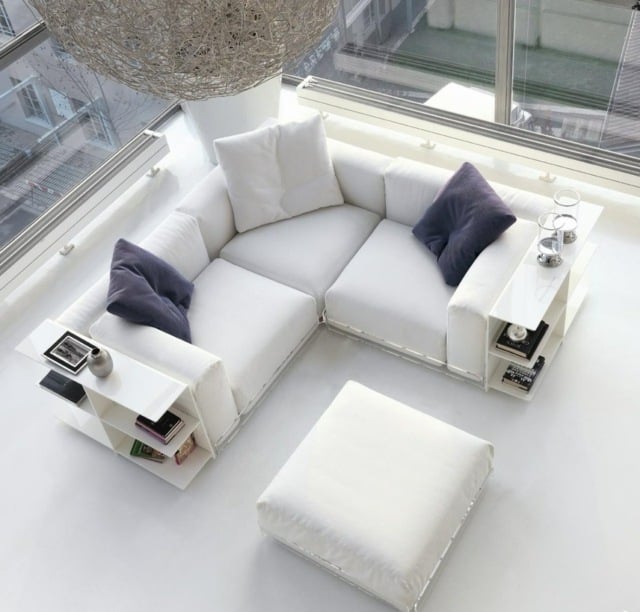  kompakt Regalsystem Kissen Kaffeetisch weißes Sofa