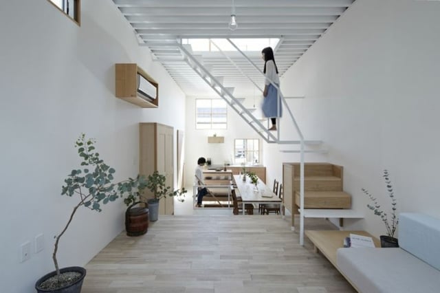 Wohnzimmer japanischer Stil Wohnideen cooles Farbschema neutral Echtholz Möbel