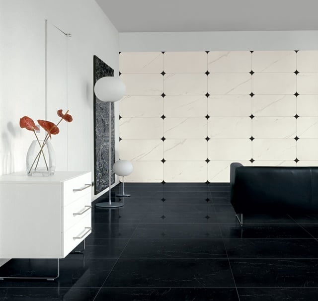schwarzer Steinboden Wandgestaltung Fliesen weiß Muster modern italienisch