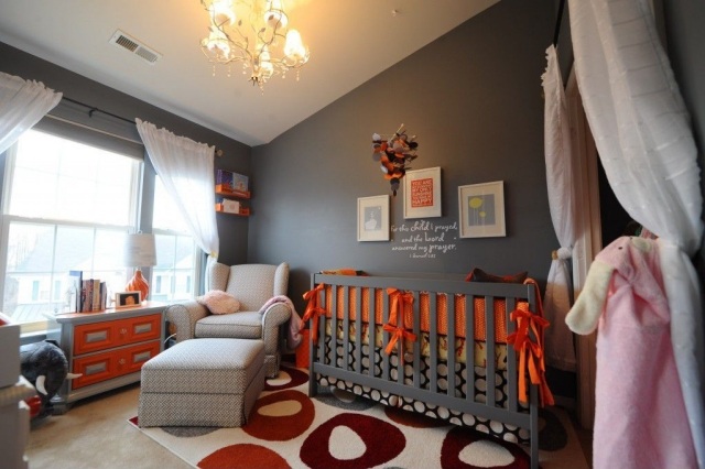 babyzimmer deko grau orange wanddeko spruch bilderrahmen