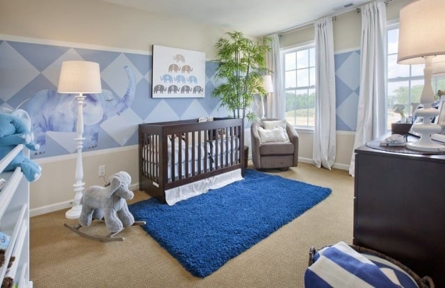 babyzimmer gestaltung idee junge creme blau kombination wanddeko elephanten-thema
