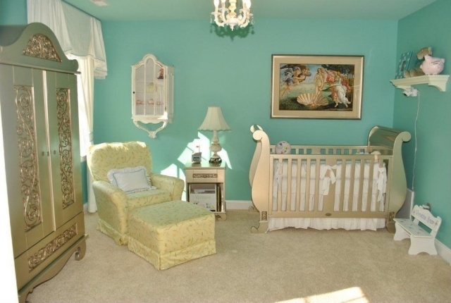 babyzimmer klassisch königlich goldene möbel mintgrün wandfarbe