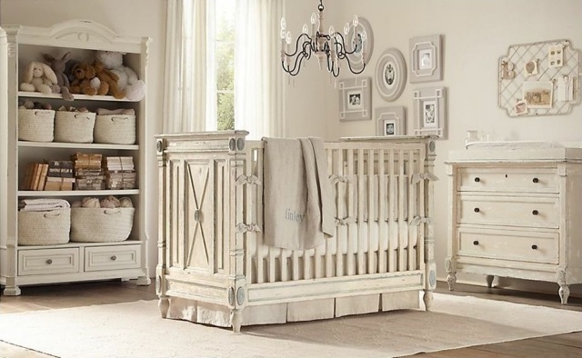babyzimmer einrichtung möbel vintage stil holz helle farbe 