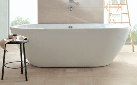 bad-bodenfliesen-beige-badewanne-oval-Inside