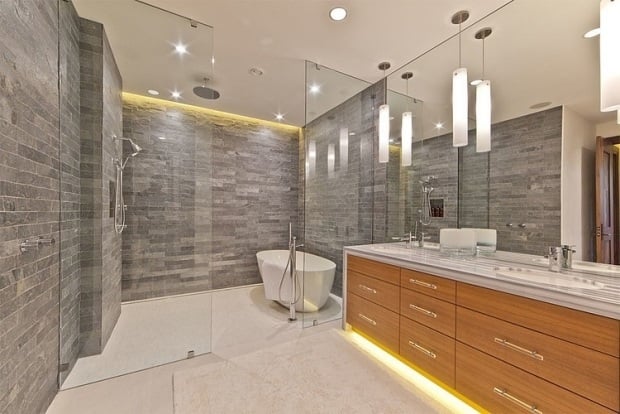 badezimmer-Design-wandgestaltung-ideen-fliesen-naturstein-look-bodenbeleuchtung