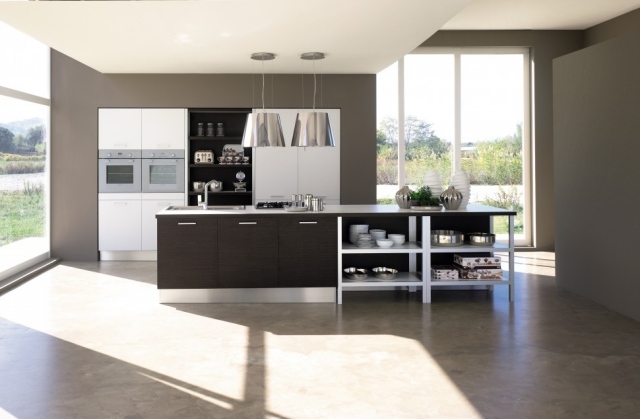 schwarz einbauküche mit elektrogeräten-ausstattung puristisches design