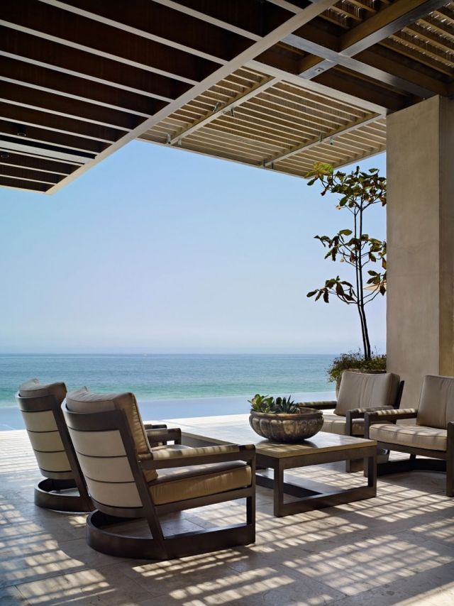 ferienvilla strand meerblick überdachte terrasse outdoor möbel