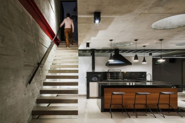 freischwebende betontreppen stahl handlauf sichtbeton küche