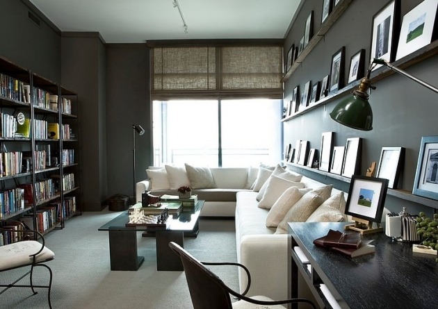 home-office-Bücherregal-System-weiß-Sofa-Dekokissen-schwarz-weiß