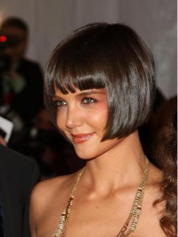 Ponyfrisur -und -Gesichtsform- lang- kurze- Haare-Katie -Holmes