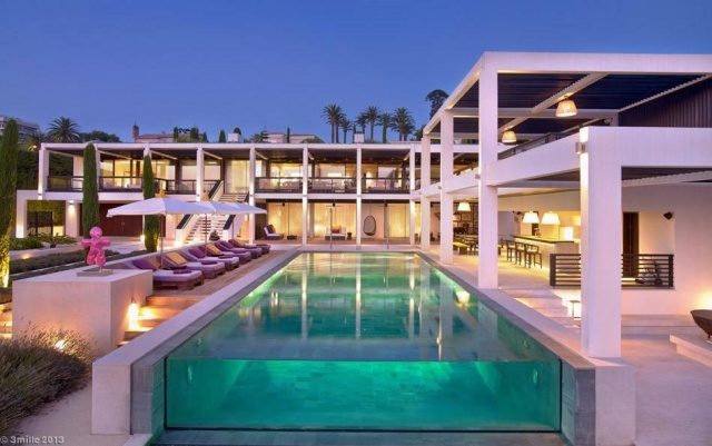 luxus-ferienhaus pool design glaswand Cap dAntibes