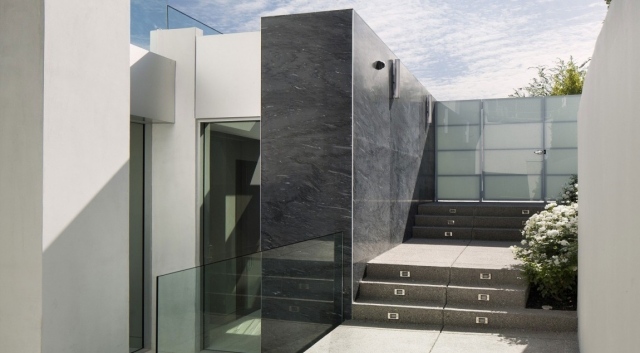luxushaus hollywood kalifornien eingang glas stein gegensatz