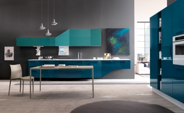 designideen-colombini casa-blaue küche wanddeko bilder abstrakt pendelleuchten