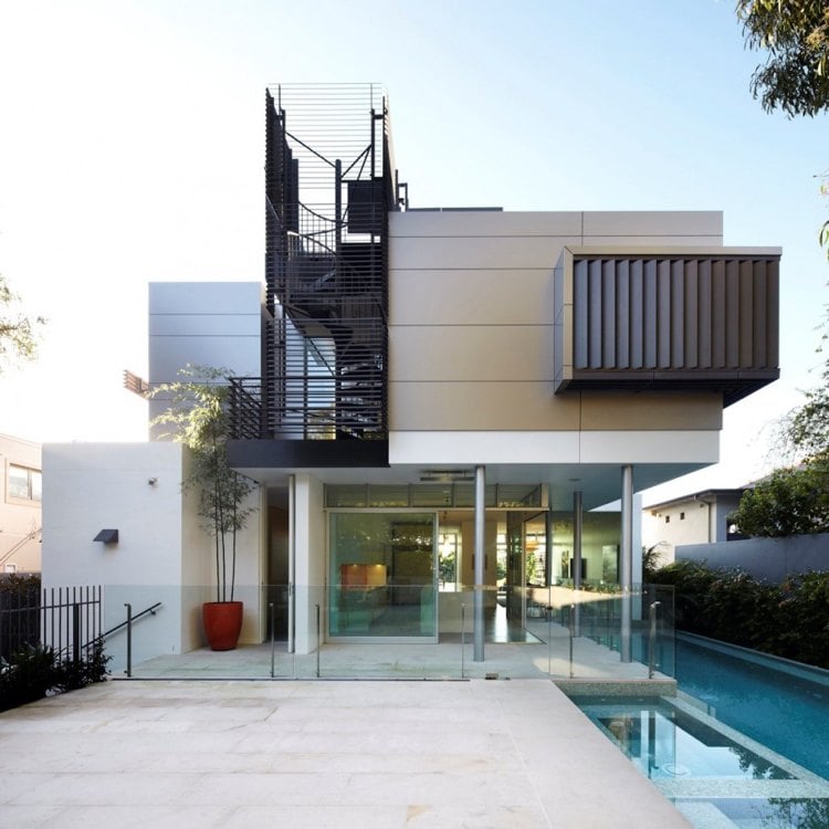 moderne-treppen-ideen-architektenhausern-aussentreppe-stahl-pool