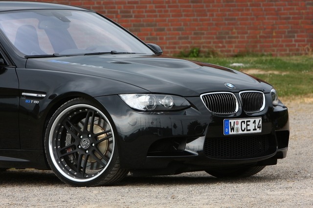 nahes-foto-vorder-reifen-BMW-M3