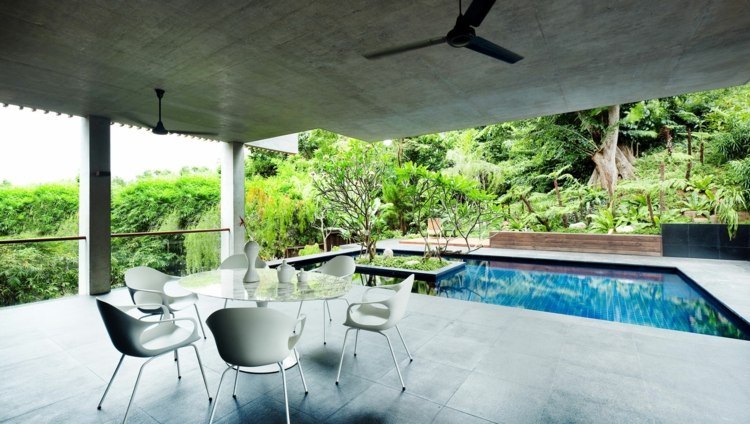 swimmingpool design terrasse-klein-ueberdachung-sizbereich