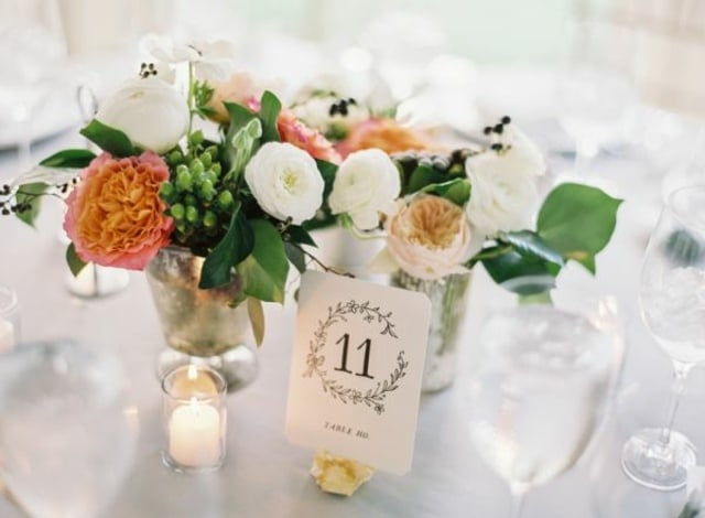 Ziergräser Shabby Chic Hochzeit planen Blumen in Gläser