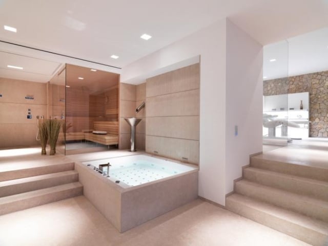 moderne residenz wohnfühl badezimmer-mit badewanne-dusche begehbar 