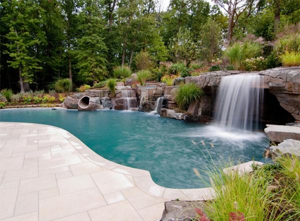 20 Tolle Designs Für Einen Wasserfall Am Swimming Pool