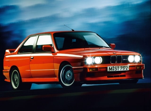 BMW-M3-E30-orange-seite-lichter