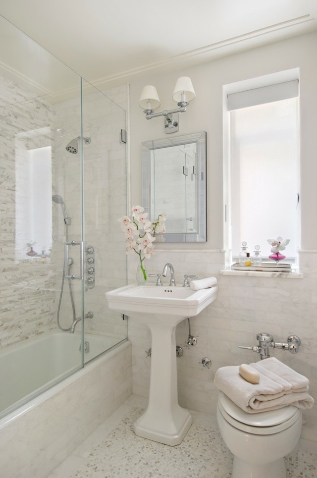 Badezimmer-gestalten-klassischer-Stil-Ideen-Fliesen-Muster-verlegen