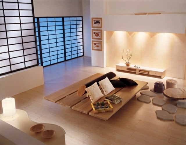 japanischer Stil Wohnzimmer niedriger Kaffeetisch Deko Kissen