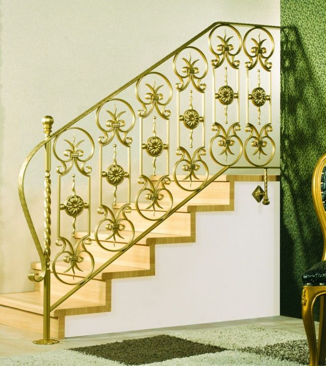Gold Farbe Treppengeländer Motive Eichenholz Haus Interieur
