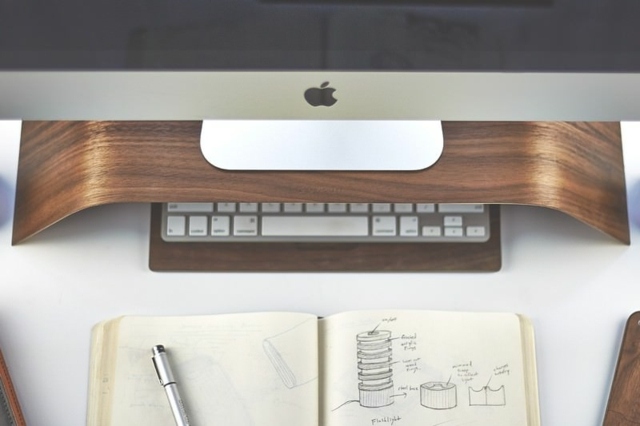 Ständer Schreibtisch Tastatur Walnuss hergestellt