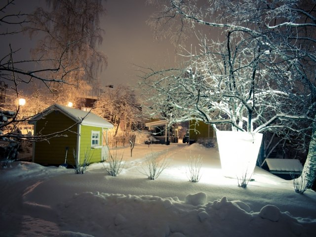 Häuschen-im-winter-schneedecke-Übertopf-leuchten