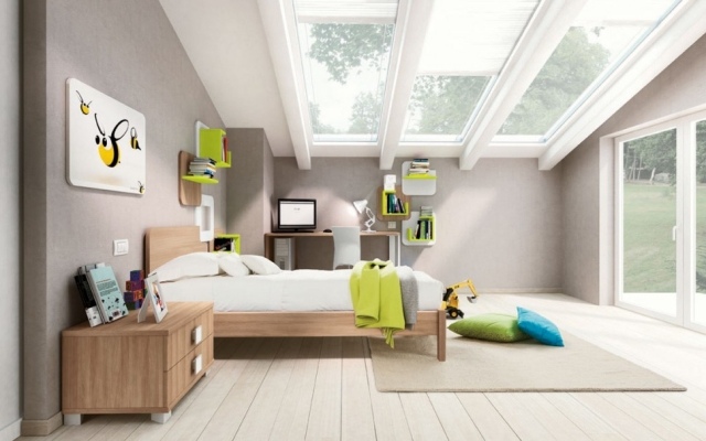 Ideen-Jugendzimmer-Gestalten-Dachschräge-Dachfenster-Sonnenschutz-Faltrollos